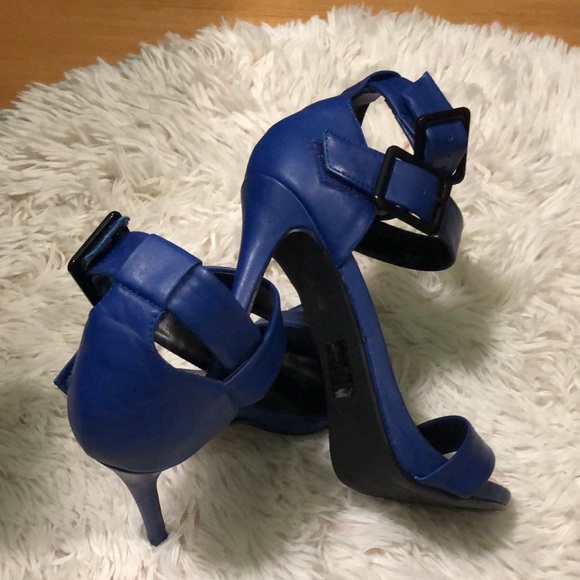 Nice heels - Picture 9 of 15